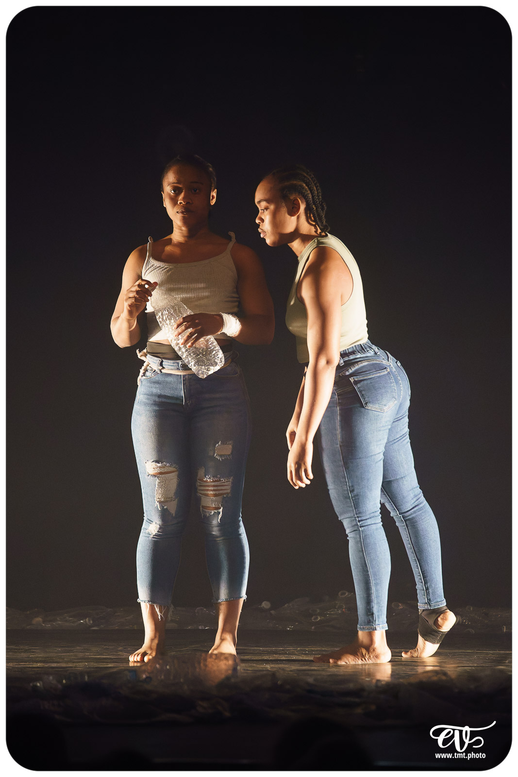 YÉ ! (L'EAU) (CIRCUS BAOBAB)